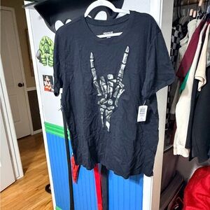 Skeleton Hand Classic Torrid Black Heritage Tee
